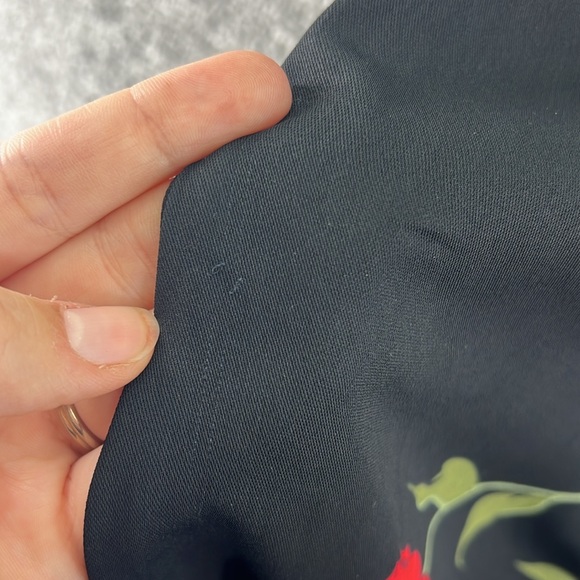 Ashley Graham Beyond Short Sleeve Cold Shoulder Mini Dress Black Red Floral M - Picture 12 of 12